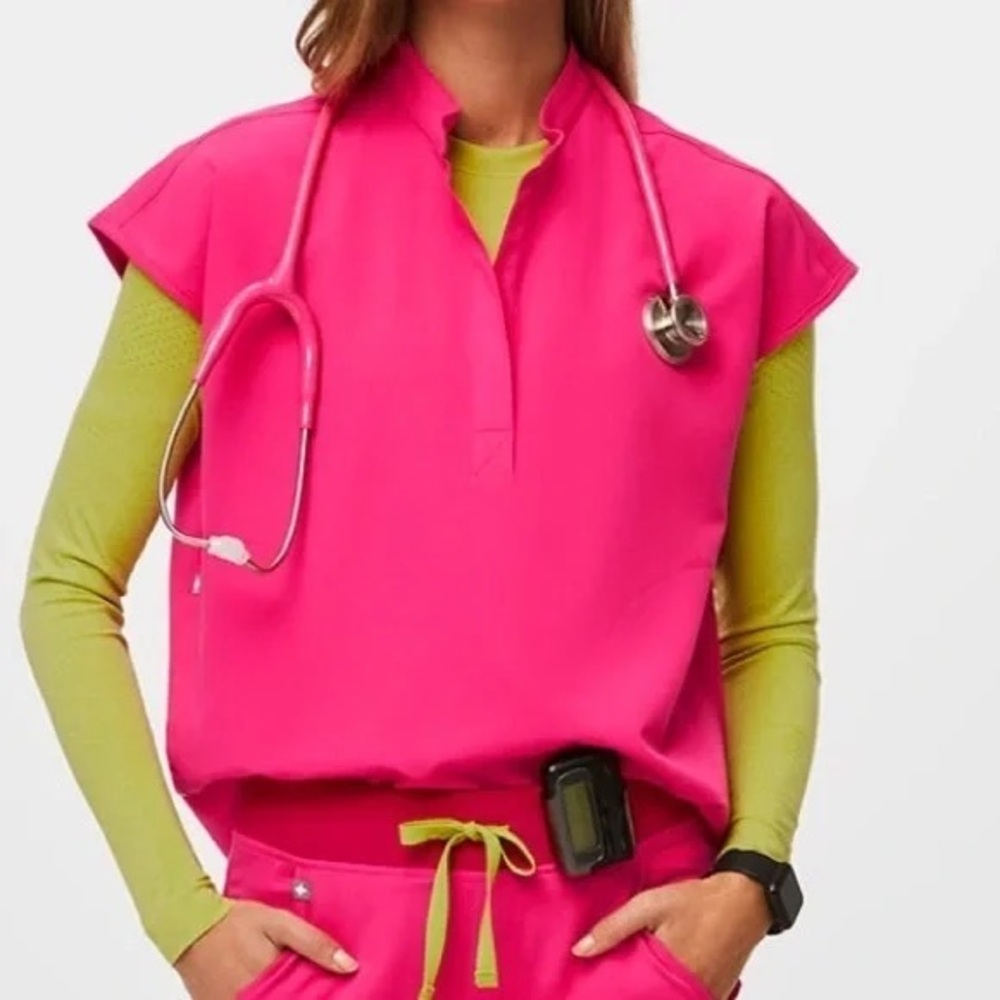 FIGS RAFAELA Scrub Top SHOCKING PINK Top size XS